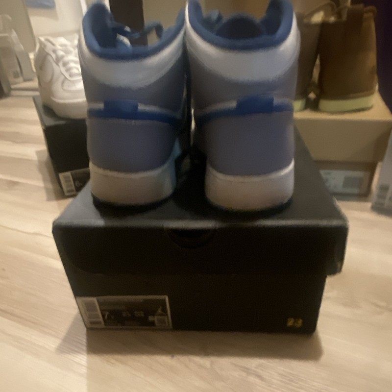 Jordan Air Jordan 1 Mid Top Men’s Blue White Gray Colorblock Lace-Up Pre-Owned