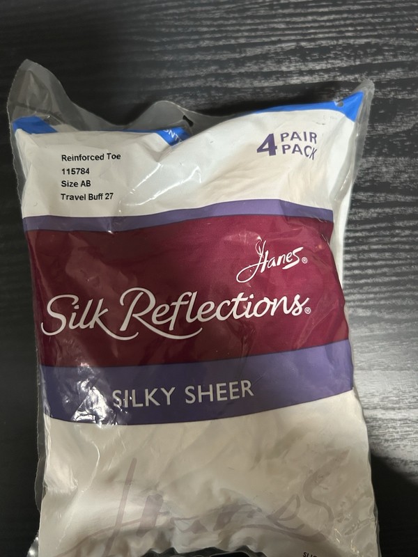 Hanes Silk Reflections Silky Sheer Non-Control Top Sheer Toe 4 PACK AB Travel 27