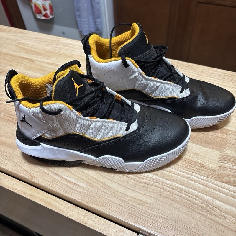 Jordan Jumpman Two Trey GS Mid Top Leather Sneakers Black/White/Yellow 7Y gallery