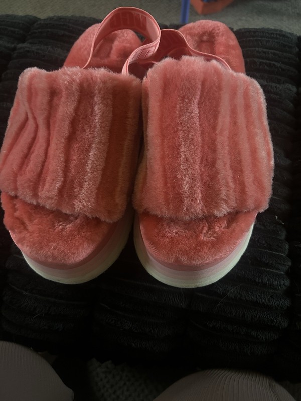 UGG Disco Pink Faux Fur Platform Slide Slippers Women’s US 9 Open Toe Logo Strap
