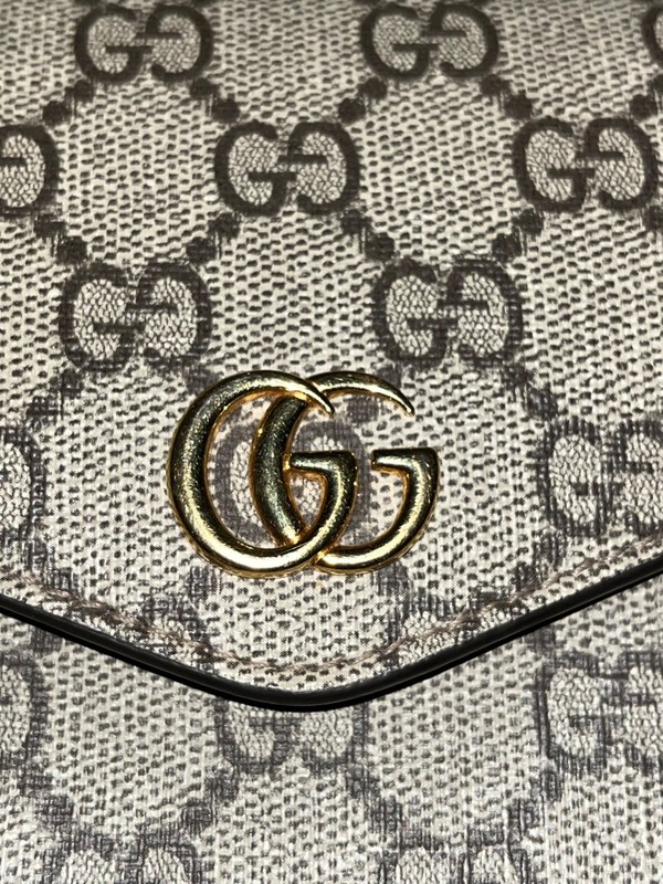 Authentic Gucci Ophidia Pochette in Beige & Ebony Supreme GG Canvas variation gallery