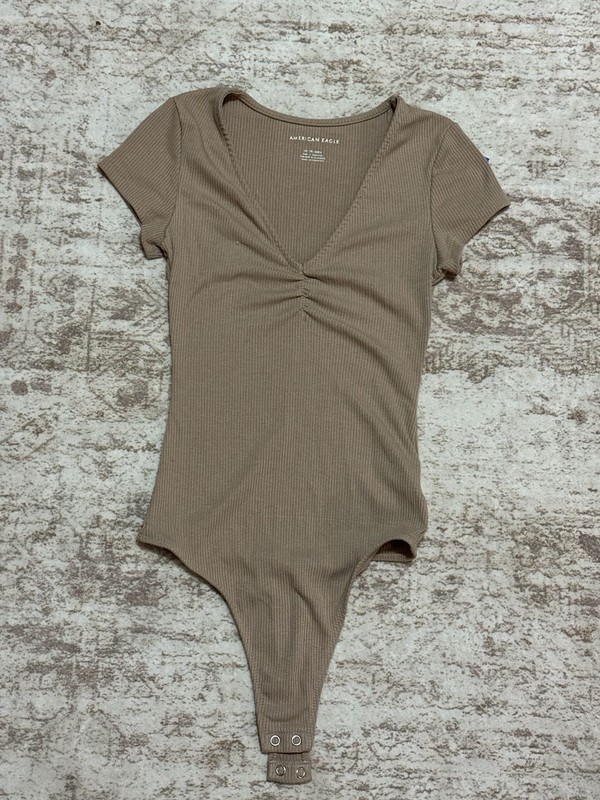 American Eagle Tan Ribbed Cinched V-Neck Short Sleeve Bodysuit