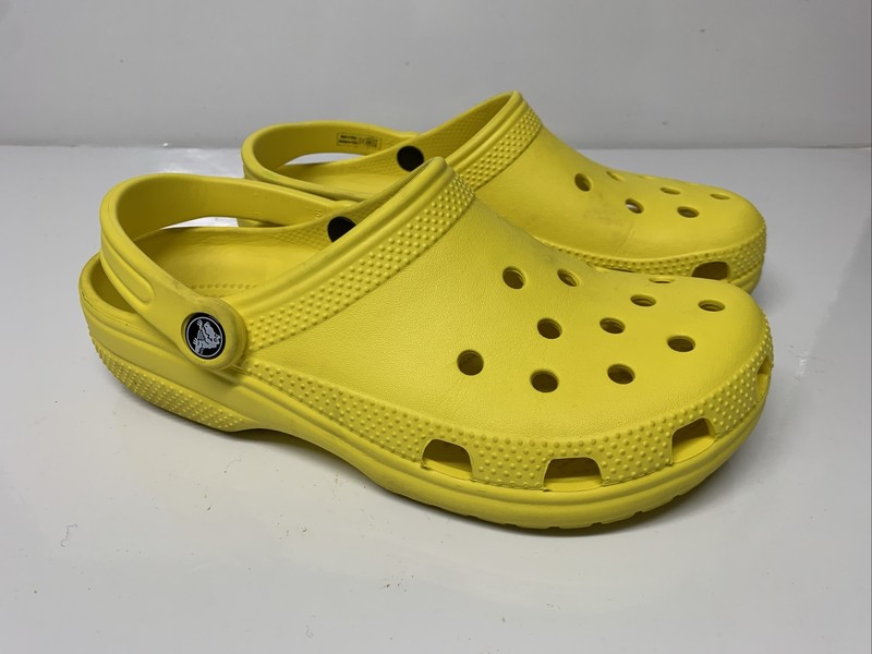 Crocs Unisex Classic Clogs Adult Bright Yellow Mens Size 7 / Womens Size 9 M7 W9