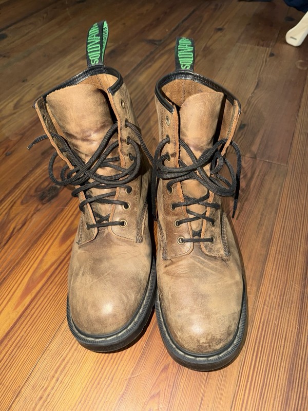 Solovair 8 Eye Derby Boots, Crazy Horse gaucho. UK 9 (US 10)