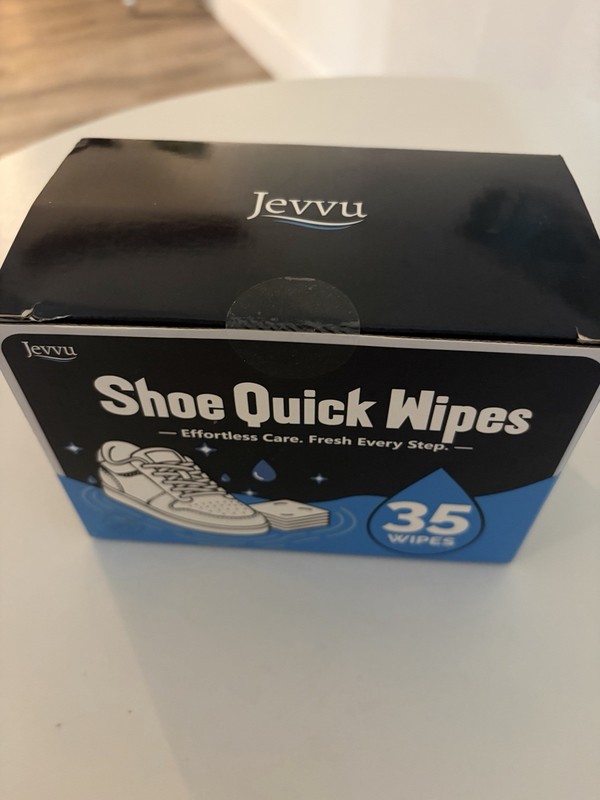 Jevvu Shoe Cleaner Quick Wipes 35 Pack gallery