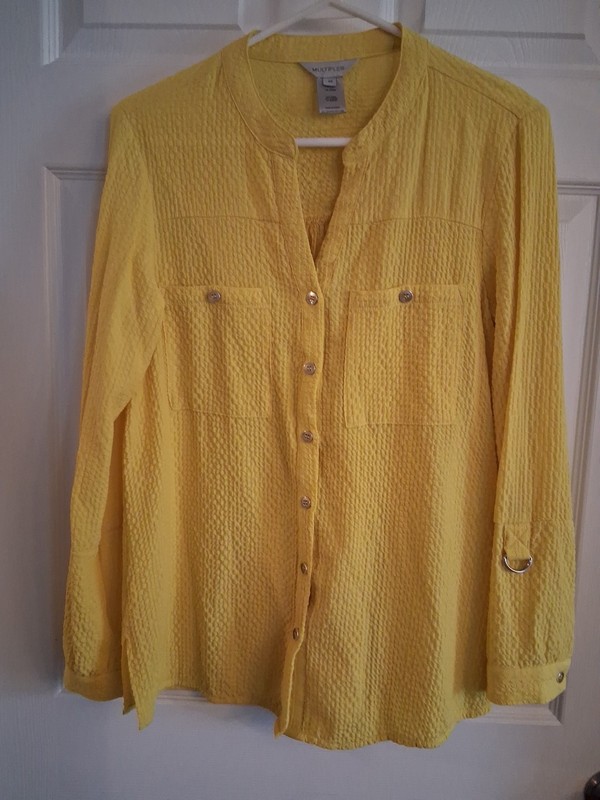 Múltiples XS Yellow Shirt Beautiful!