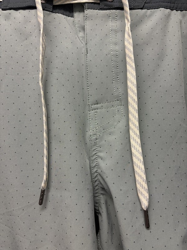 Vuori Men's Gray Polka Dot Board Shorts Size 32 Drawstring Waist Swim gallery