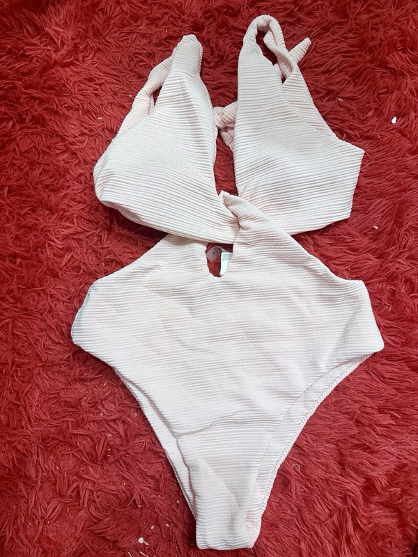CUPSHE Women’s Ribbed Cutout Tie One-Piece Swimsuit M White Poly/Spandex