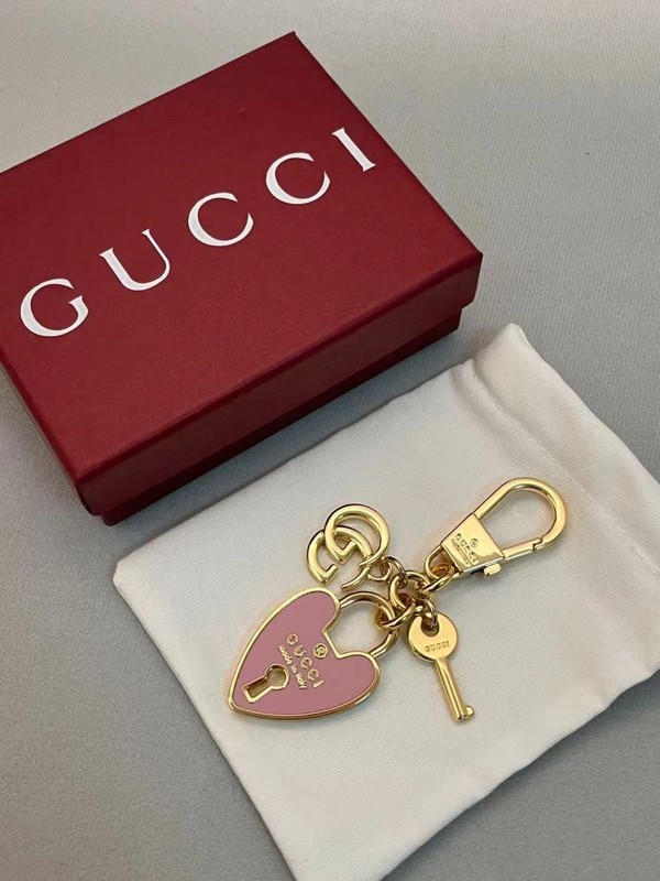 GUCCI Novelty Charm Heart Lock & Key Design Keychain Gift Key Chain with New Box gallery