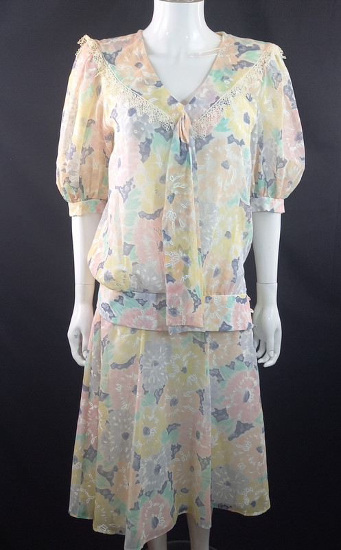 Nicki Ferrari Vintage Ladies Dress & Top Floral Pastels PolyesterCotton Blend 10