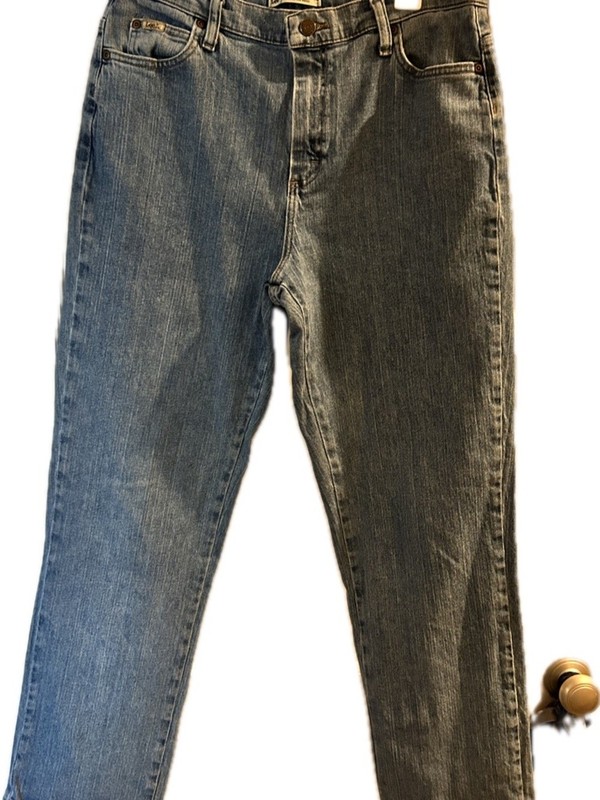 Vintage Lee Jeans, Straight Leg at the Waist – medium Blue Wash