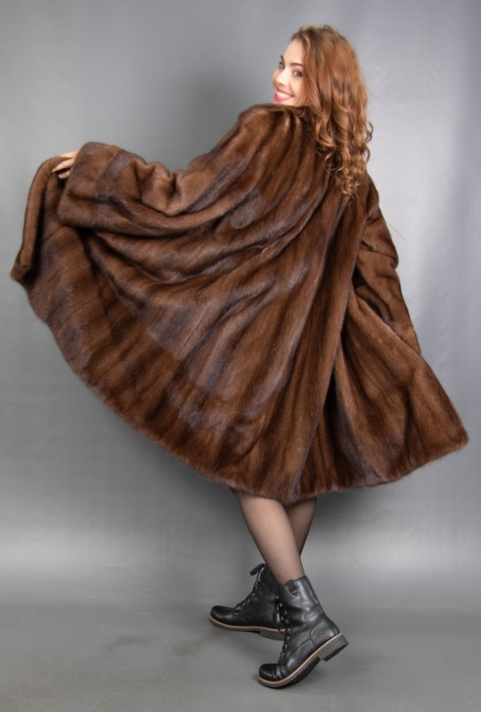 18335 NEW GLAMOROUS REAL SAGA ROYAL MINK COAT FUR SWINGER PELZ BEAUTIFUL SIZE M