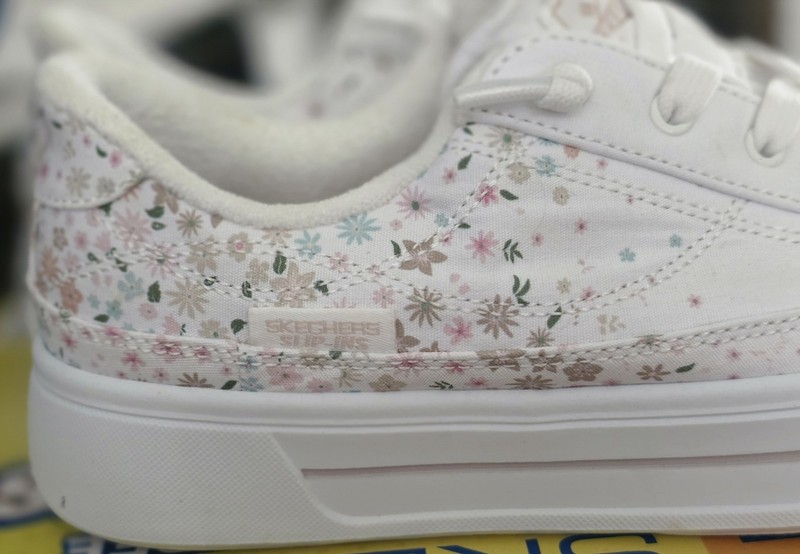 SKECHERS Hands Free Slip-ins BOBS Social Memory Foam White Floral Sneakers