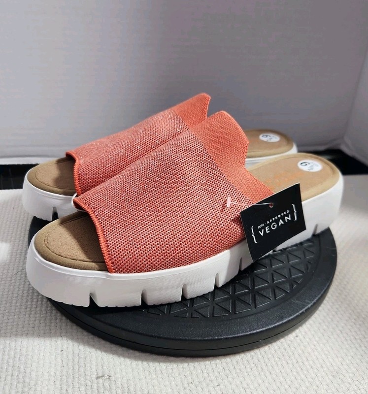 BERNIE MEV Venti Crystal Coral Comfort Wedge Slip-on Vegan Sandal Sz 37 6.5 NEW