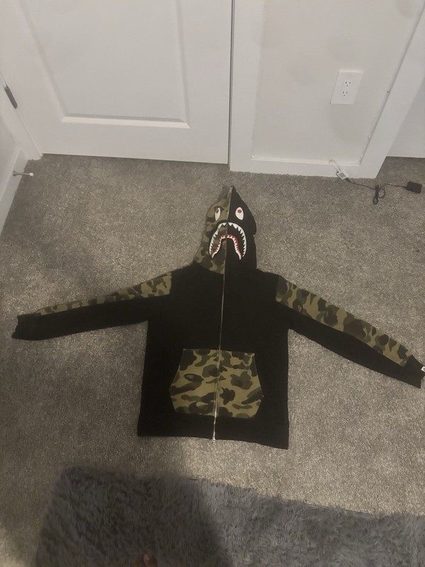 A Bathing Ape BAPE Shark Full Zip Hoodie Black/Green Camo Sleeves Men’s XL