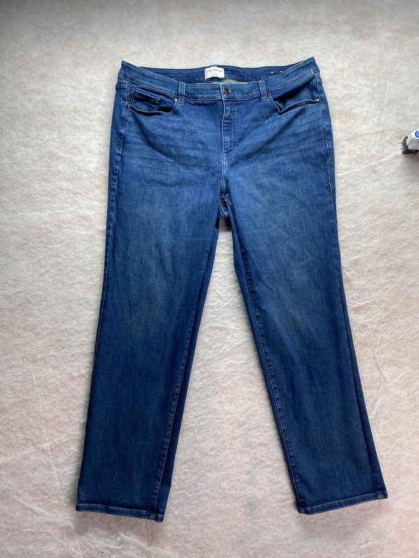 Lane Bryant Womens Size 22L medium wash mid rise signature straight jeans