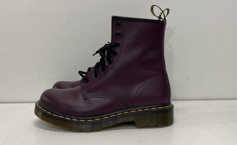 Dr. Martens 1460 W Burgundy Smooth Leather 8-Eye Boots Women’s Size 7