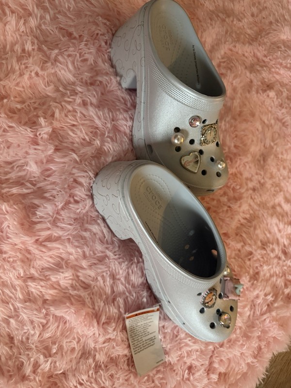 Crocs Classic Clog Disney Cinderella Blue Jibbitz Pearls/Rhinestones US 9 gallery