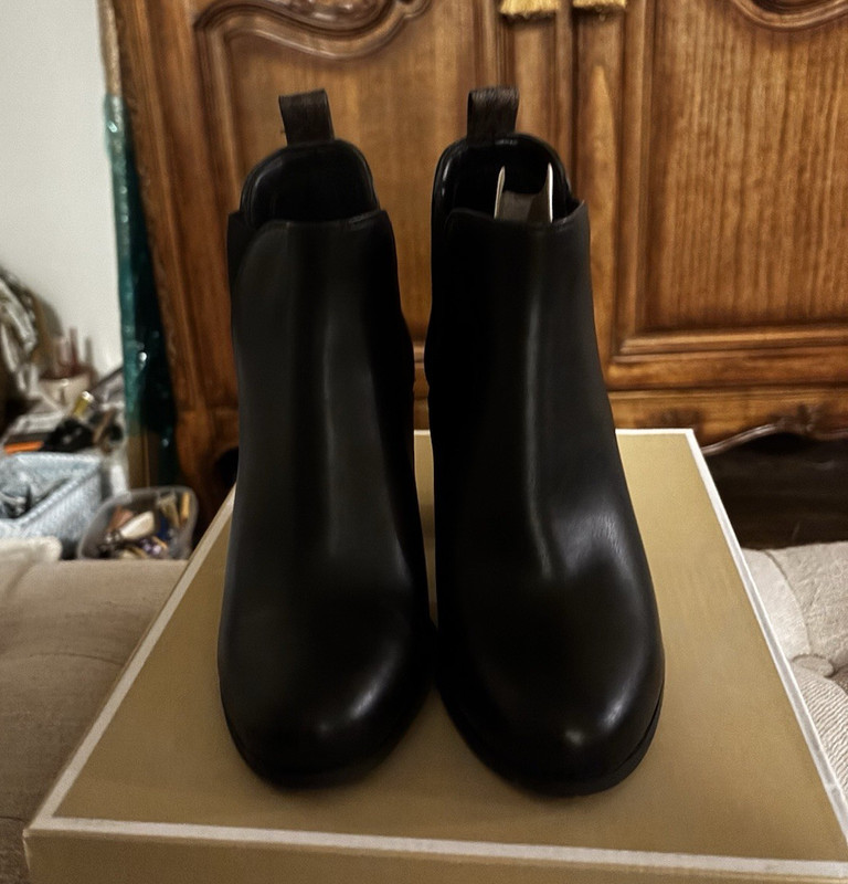 Michael Michael Kors Evaline Black Ankle Bootie Pull-On Elastic Faux 5.5M