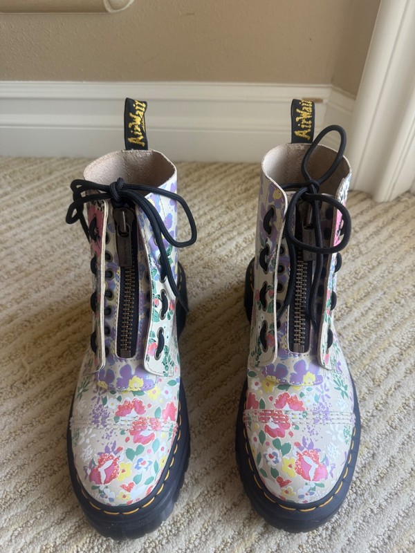 NEW Dr. Martens 1460 Pascal Floral Mash Up Boots Parchment Beige Women’s Sz 8