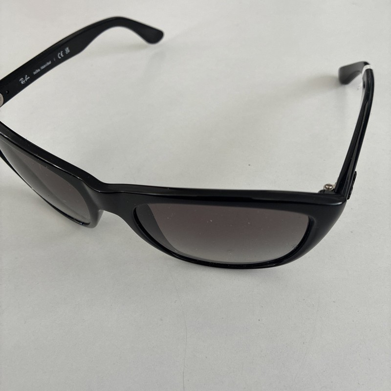 RAY BAN RB4154 601/32 57-18 145 2N Grey Gradient Lens/Polished Black Frame $167