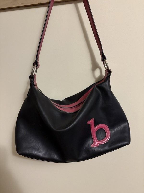 Women’s Black/Pink Shoulder Bag Logo Pattern Zip Closure Pink Strap Silver