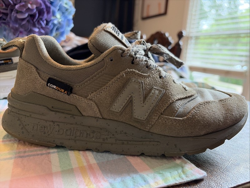 Green New Balance 997H
