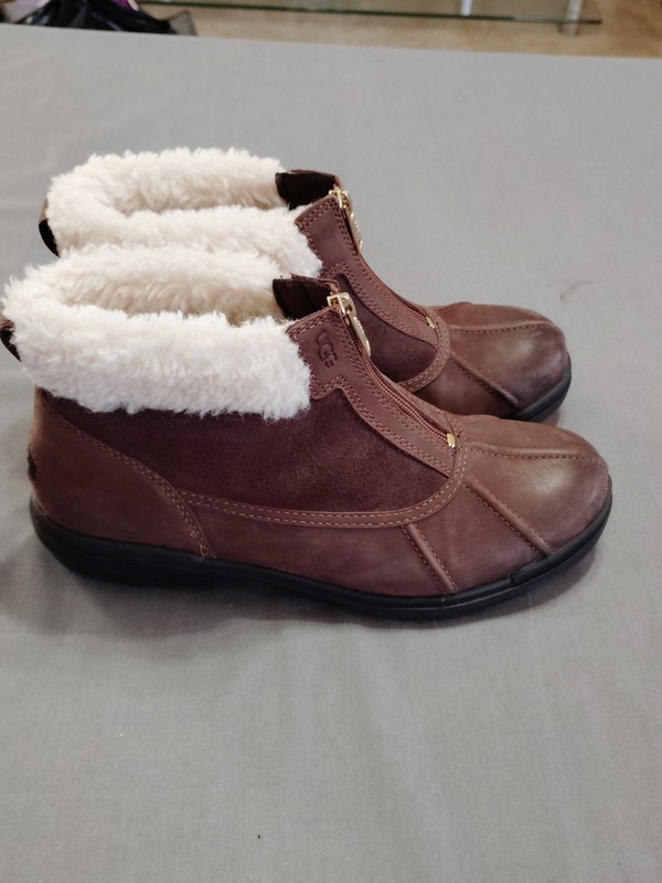 NWOT-UGG Hapsburg Duck Boots Women 10 Zip Brown Leather Waterproof Shearling gallery