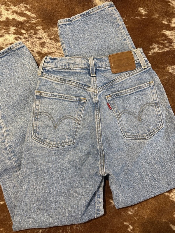 Levi’s Premium High Rise Straight Leg Light Wash Blue Denim Jeans 5-Pkt