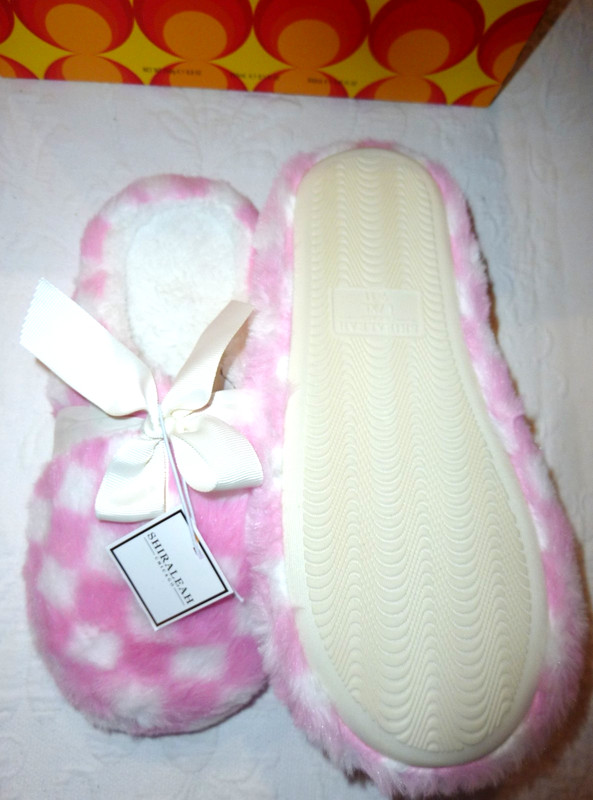 NWT Shiraleah Chicago Pink and White Checkerboard Striker Slippers L/XL 9-11 gallery