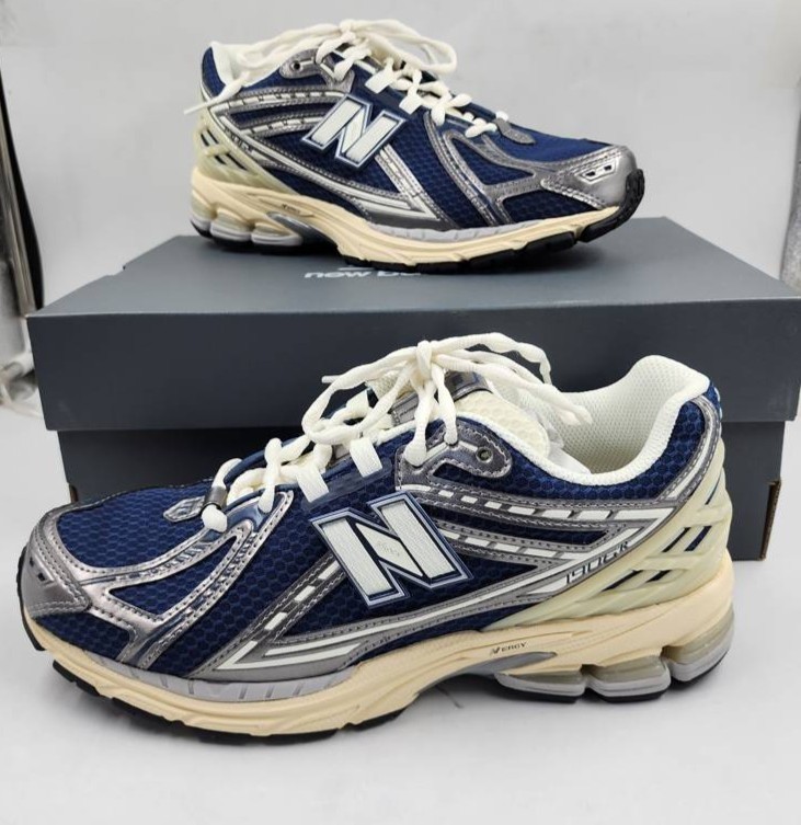 New Balance 1906R Running Sneakers Men's 9.5 Blue Gray Lace Up Closure gallery