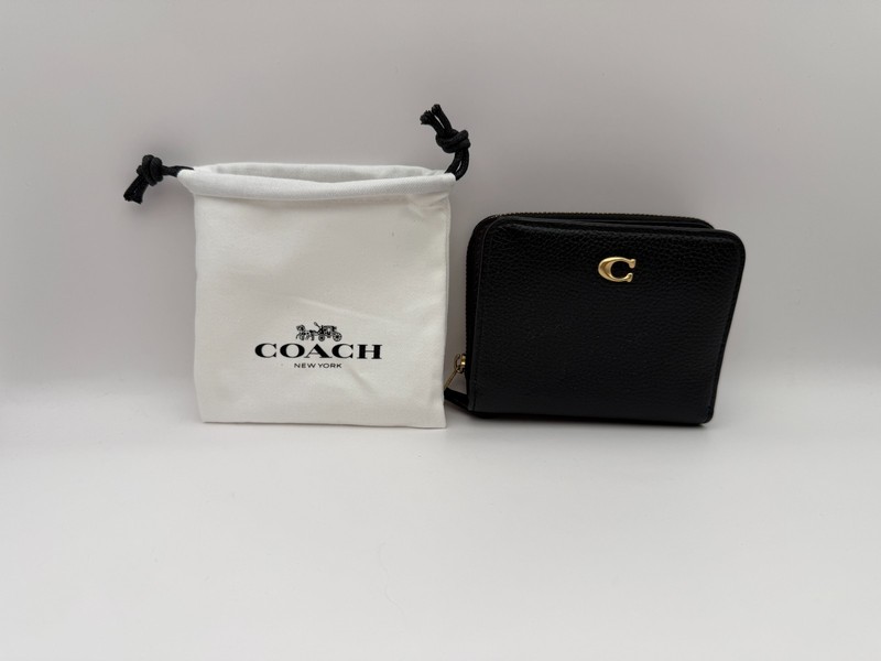 Coach Essential Billfold Wallet CD717 Black Pebble Leather Gold C Charm