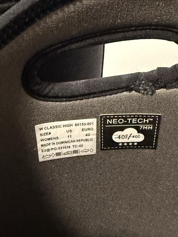 Bogs W Classic High Neo-Tech Waterproof Insulated Snow Boots Black US 11 EU 42 gallery