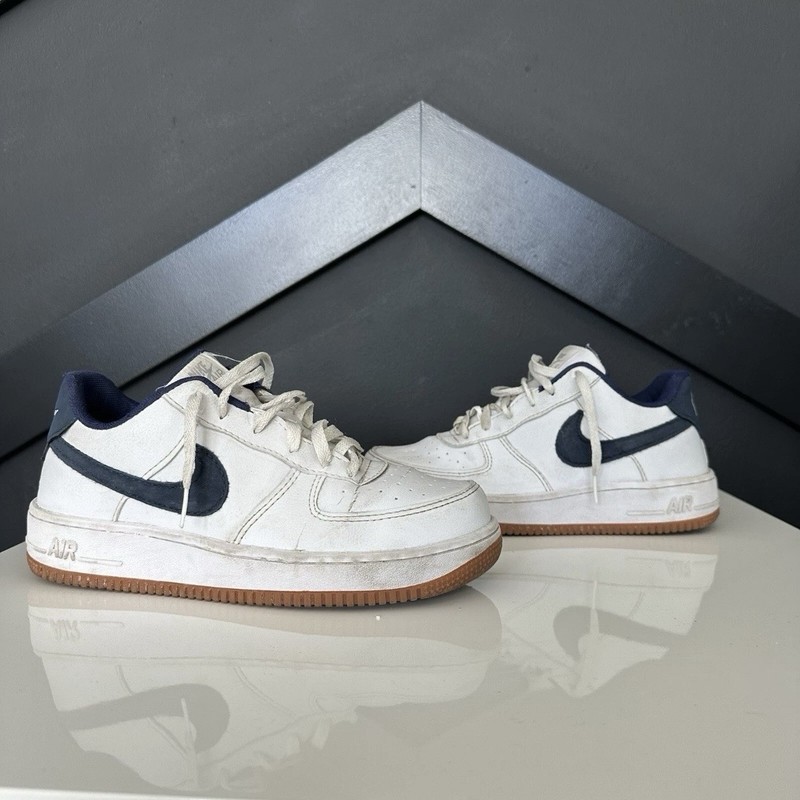 Size 7.5 – Nike Air Force 1 Low Obsidian Gum