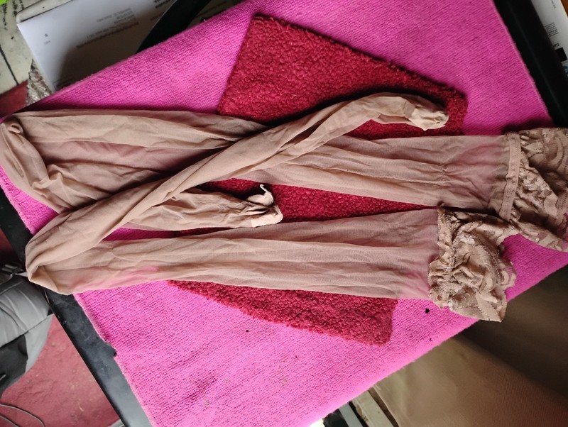 A Nice Sexy Pair Of Women’s Dark Tan Knee highs