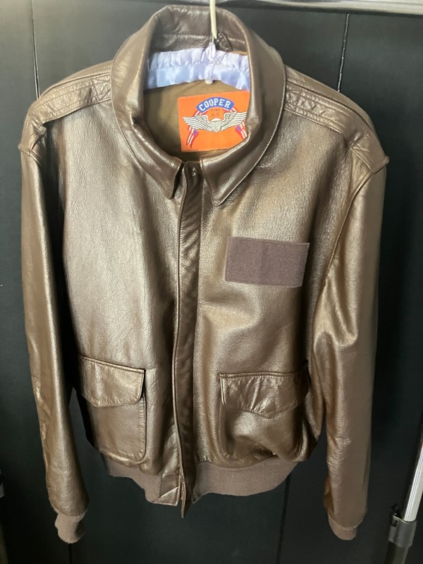 Flight Jacket Vintage 80’s Cooper A-2 Brown, size 44, excellent condition.
