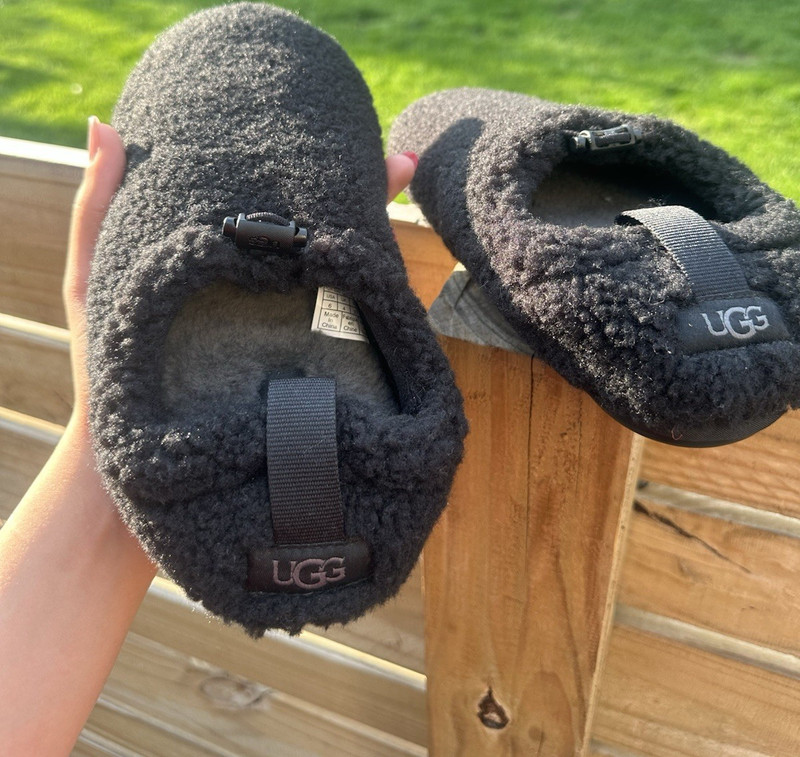 UGG PLUSH Slip-On Slipper – Black Faux Fur – Unisex Adults Size 6 – NEW