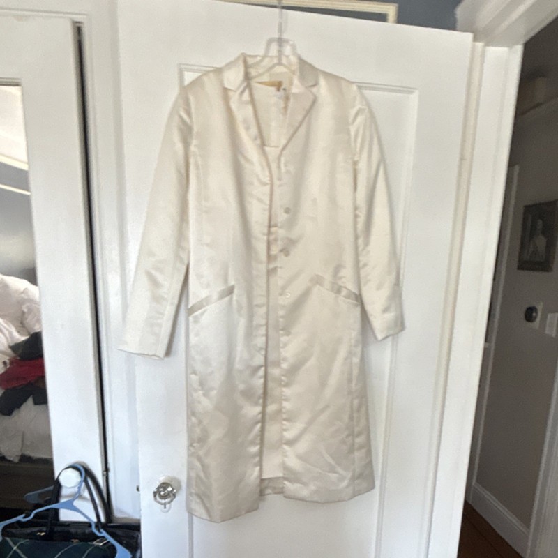 Nicole Miller Women’s Ivory Silk Long Coat Button Front Pockets Lined Size 0