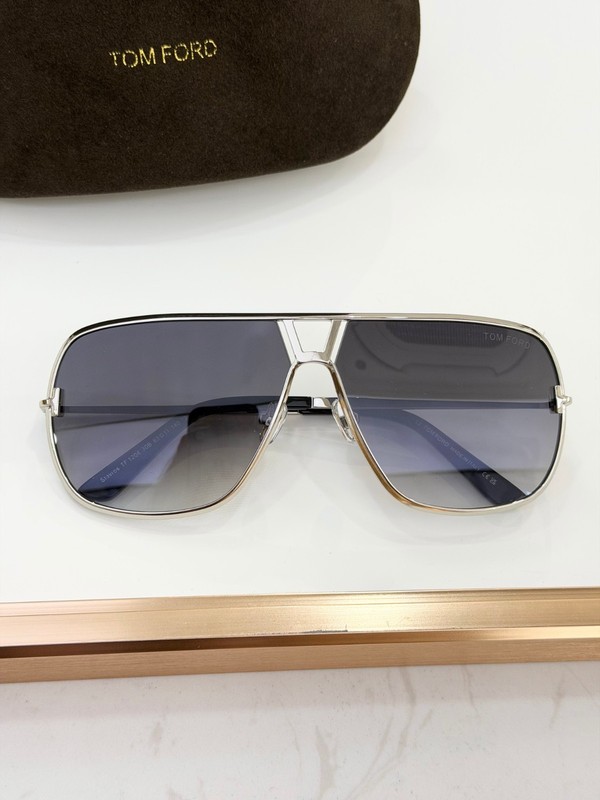 TOM FORD Mod：TF1204 sunglasses Size：63口11 140 new