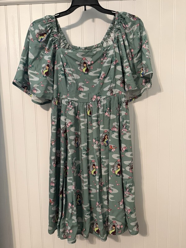 BoxLunch Women’s Mulan Dress Small gallery
