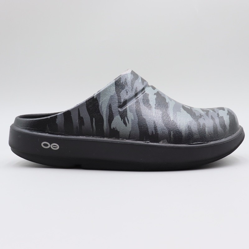OOFOS OOcloog Camo Recovery Sandals Womens Size 8 US Black Grey Mules Clogs