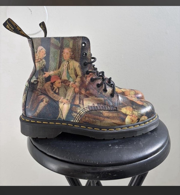 Doc Martens mens 10 1460 Hogarth Renaissance Museum Pascal limited boots