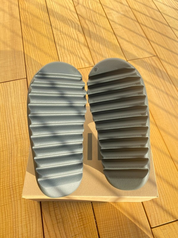 Adidas Yeezy Slide 'Dark Onyx' 40.5/42/43/44.5/46/47/48.5 gallery