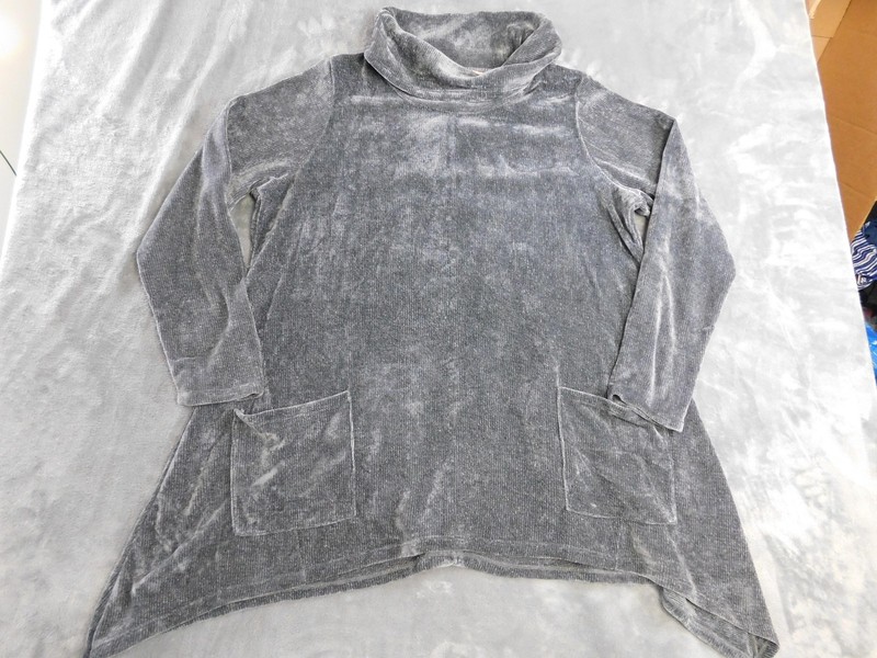 LOGO Lori Goldstein Sweater Womens 1X Gray Velour Tunic Pockets Cowl Neck Soft