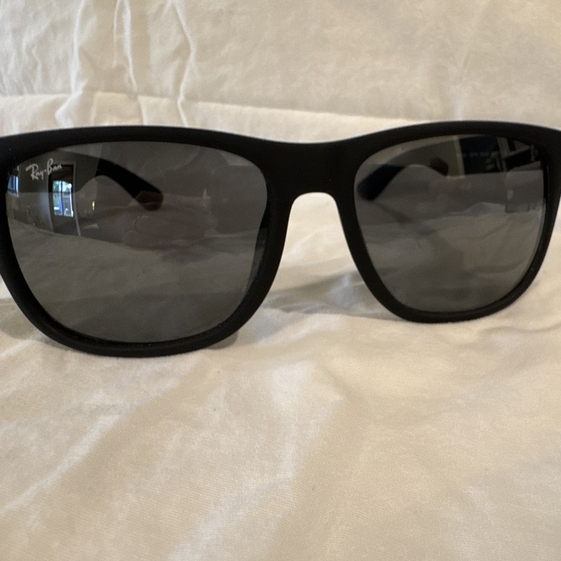 Ray-Ban Justin Polarized Square Sunglasses Black Frame Gray Lenses RB4165F