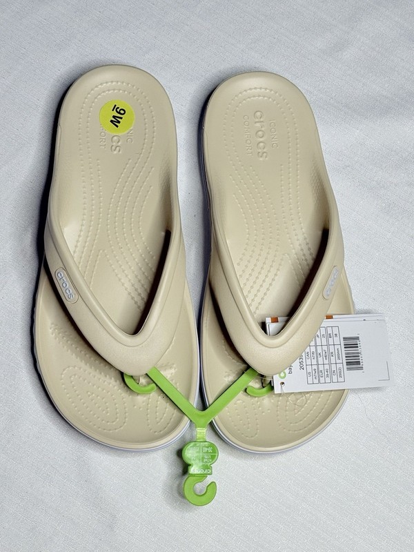 Crocs Women’s Bayaband Flip Beige Cream Sandal Size 9