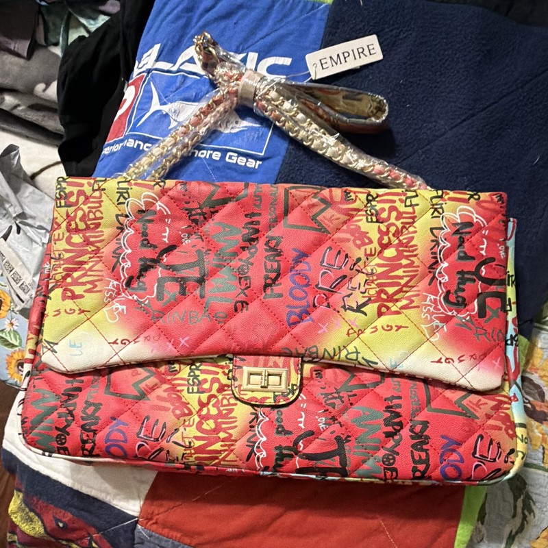 Multicolor Large Shoulder Bag Graffiti Quilted Gold Chain Strap Turn Lock Zip