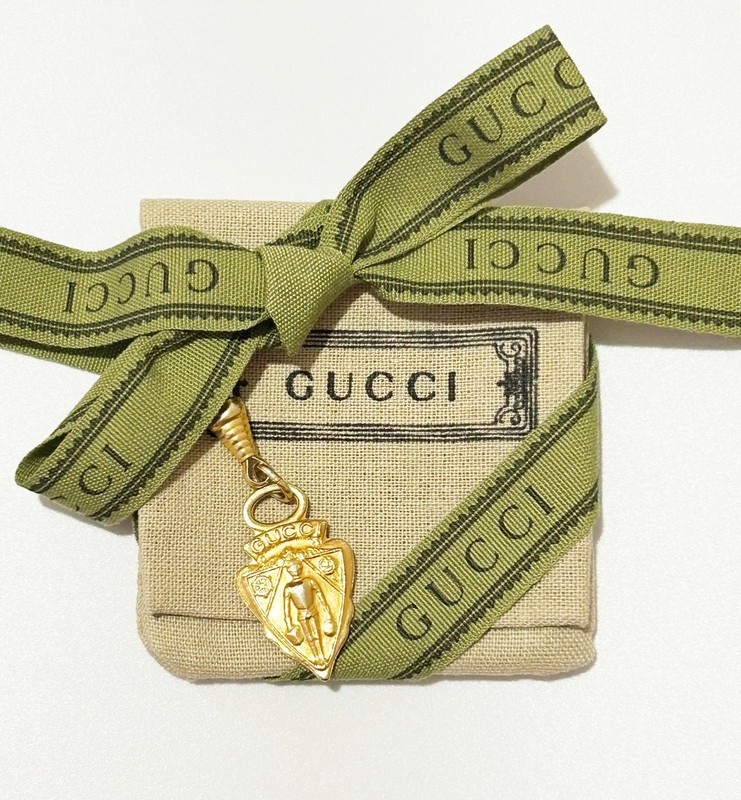 Gucci Vintage Gold Tone Knight Shield Key Chain Bag Charm Zipper Pull Pendant #2