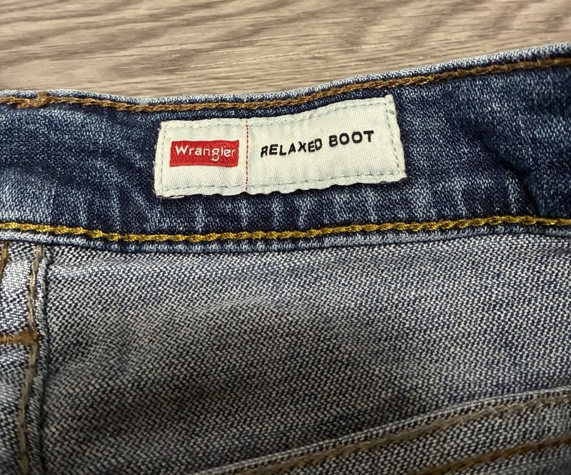 Wrangler Relaxed Boot Jeans Men’s 32x30 Blue Medium Wash Bootcut Relaxed Fit gallery