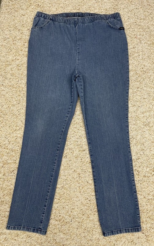 Chic Jeans Women’s size 18 Pull On Elastic Waist High Rise Blue (36×30)